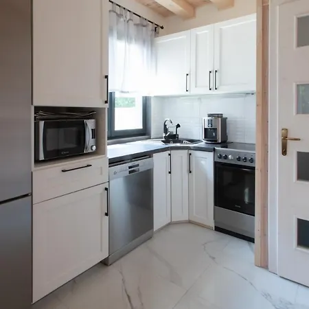 Apartament Fueredikon***
